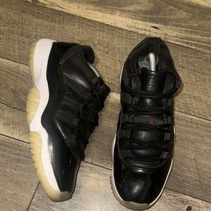 Men’s Jordan 11’s 72-10
